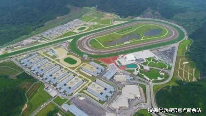 化温泉“天花板”感受山间温泉的温暖疗愈！从都国际欢迎您的莅临品鉴j9九游会真人游戏第一体验水墨丹青+雍容宁静的完美假期！打卡从(图2)